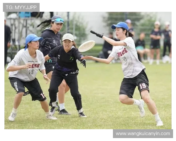 南京飞盘队在全国比赛中表现出色荣获第七名引发广泛关注与讨论